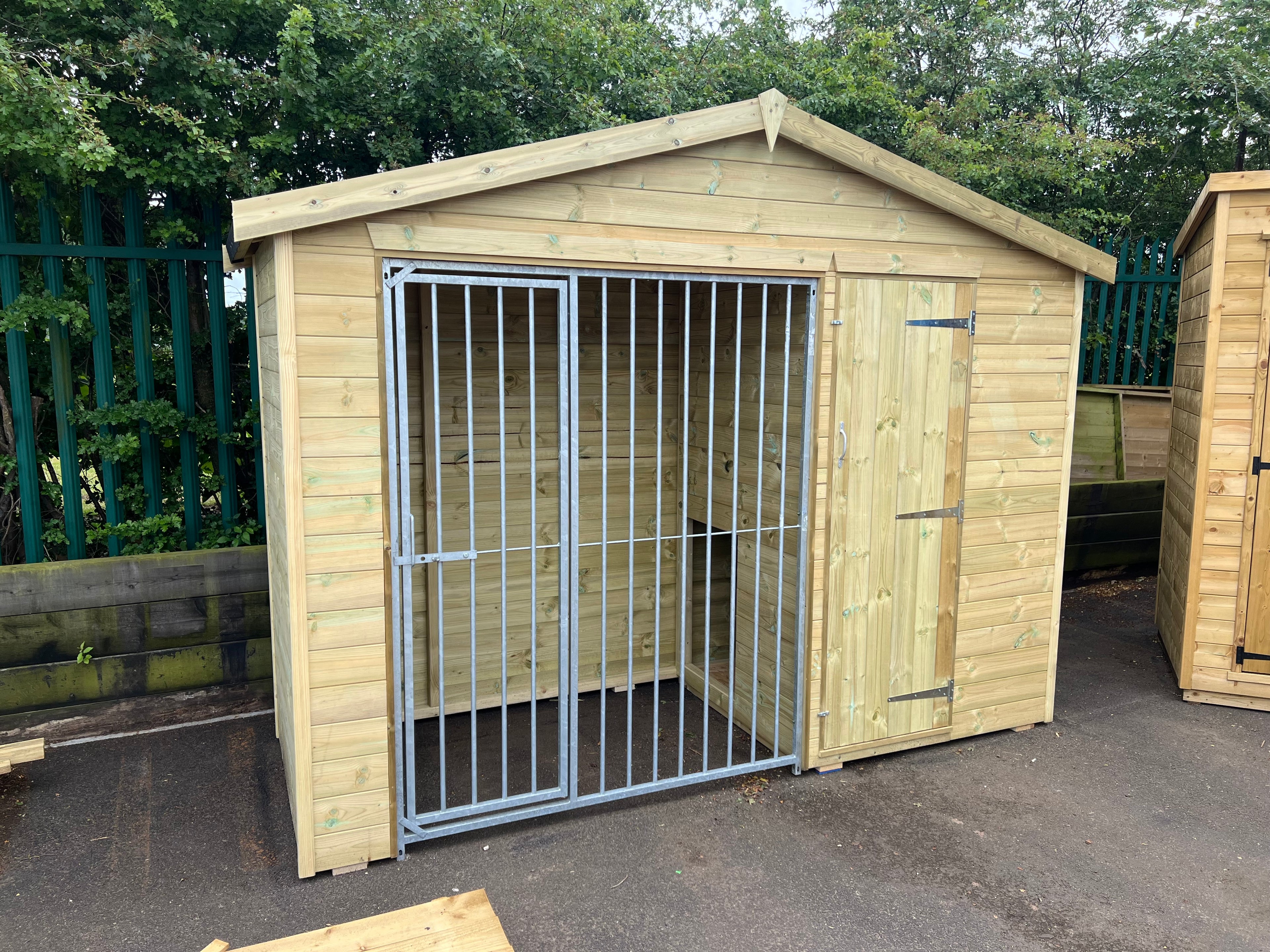 Heavy Duty Tanalised Dog Kennel & Run Apex Roof